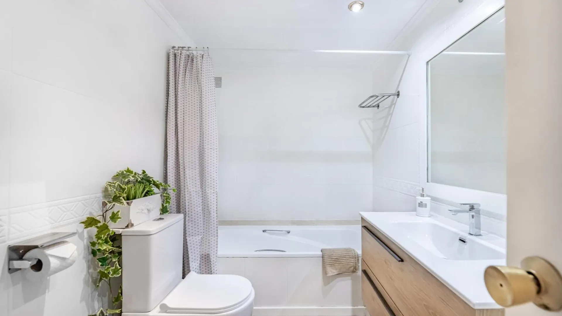 Apartamento Excelente Ubicacion Cerca De La Playa Marbella